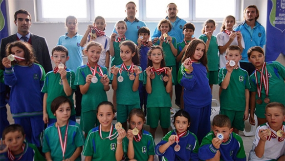 Bursa Büyükşehir Belediyespor Kulübü yüzme branşı sporcuları, ‘Amatör Spor Haftası’