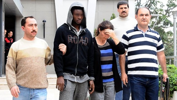 Nijeryalı futbolcu Bursa`da banka dolandırdı