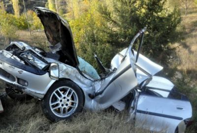 Düğün konvoyunda kaza: 2 ölü