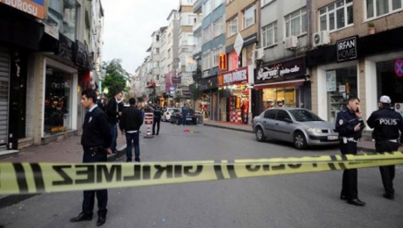 Polise satırlı saldırı