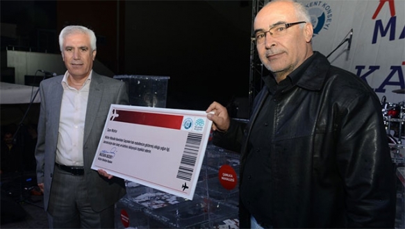 Önce oy kullandılar, sonra konserde coştular