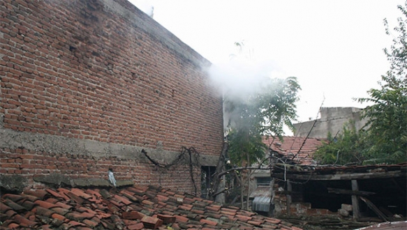 Tinercilerin barındığı metruk bina yandı!