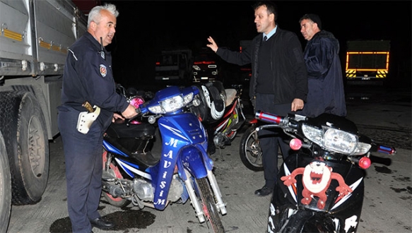 Polislerle motosiklet sürücüleri arasında kovalamaca