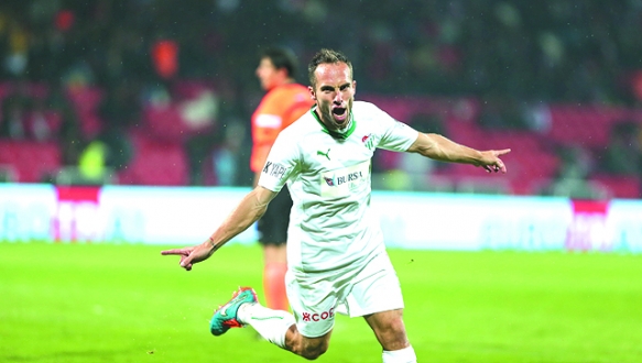 Haftanın golü Belluschi`den Haftanın golü Belluschi`den