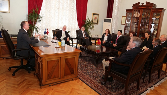 Hessen yöneticilerden Büyükşehir`e ziyaret