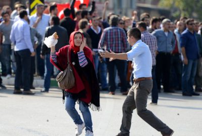Bursa`da izinsiz gösteride olaylar çıktı!