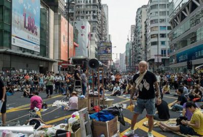 Hong Kong Pekin`e karşı
