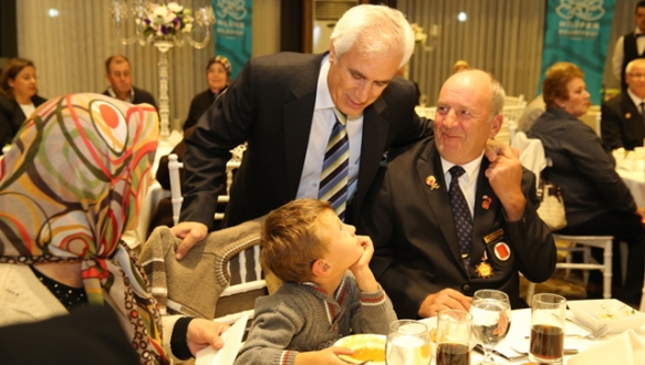 Bozbey`den anlamlı yemek Bozbey`den anlamlı yemek