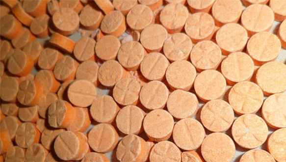 Bursa`da okul önlerinde satacaklardı