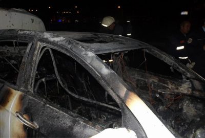 Seyir halindeki araç alev alev yandı