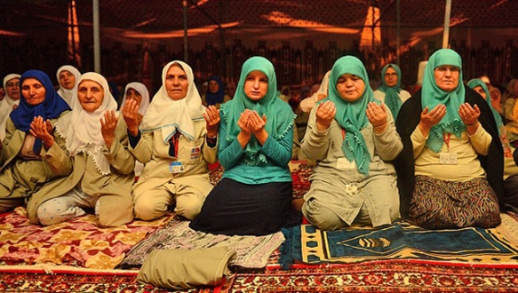 Hacı adayları Arafat`ta Hacı adayları Arafat`ta