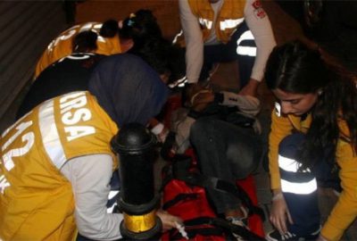 4 çocuğun bindiği motosiklete çarpıp kaçtı