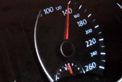 140 km hızla TIR`a çarptı, öldü