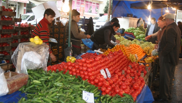 Meyve sebzeye yağmur zammı