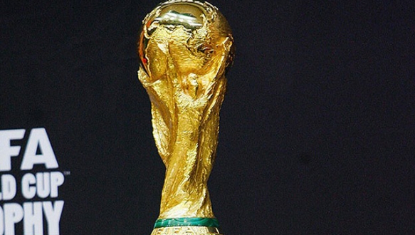 Katar 2022 için FIFA`nın kararı kış! Katar`da düzenlenecek 2022 Dünya Kupası`nın kış aylarında yapılması konusunda, çalışma