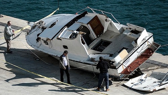 Tekne faciasıyla ilgili 2 kişi gözaltına alındı Tekne faciasıyla ilgili 2 kişi gözaltına alındı