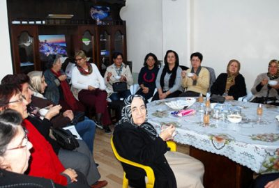 Giritliler aşure dağıttı