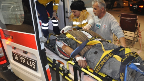 Köpeğe çarpan motosikletli ağır yaralandı