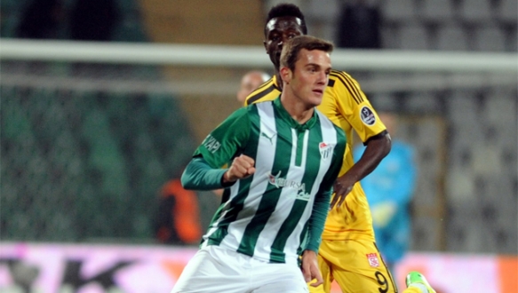 Beşiktaş ve Fenerbahçe`nin elinden kaçırıldı