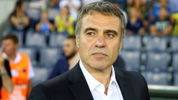 Teknik Direktör Ersun Yanal Trabzonspor yönetimi ile görüşme yapmak için