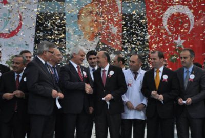 Bakan Müezzinoğlu İnegöl Devlet Hastanesi`ni açtı