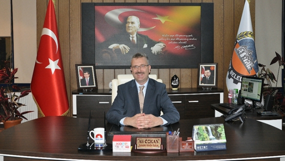 Özkan sorun dinliyor