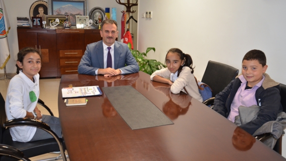 Minik öğrencilerden `Dünya için bir şey yap`