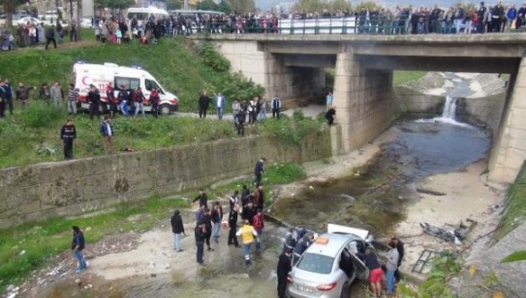 Önce köpeklerini sordu
