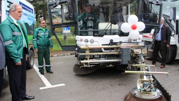 Büyükşehir`in hizmet filosu yeni araçlarla güçlendi