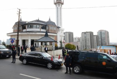 Yeni makam aracıyla Cuma namazına gitti