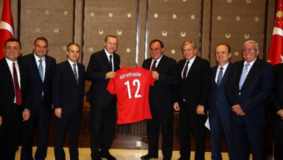 Cumhurbaşkanı Erdoğan, Demirören`i kabul etti Cumhurbaşkanı Erdoğan, Demirören`i kabul etti