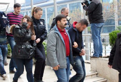 Dolandırıcılık için öğrencileri kullandı