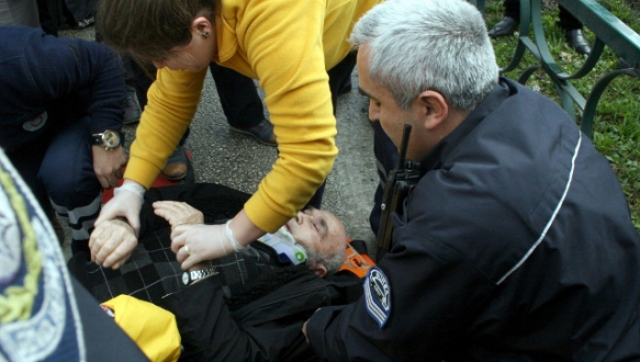 Hasta ziyaretine giderken kaza yaptılar Hasta ziyaretine giderken kaza yaptılar