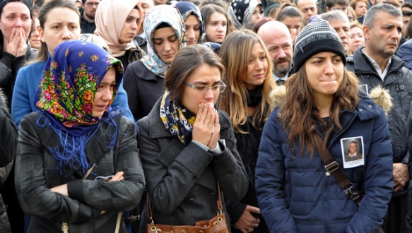 Prof. Cevizci`ye gözyaşlarıyla veda