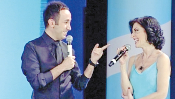 Gülay`la türkülü gece