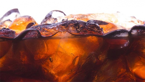 Biberonla kola içirilen 1,5 aylık bebek öldü