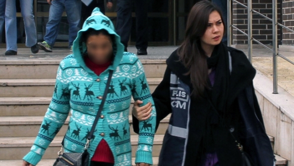 Aralarında 5 aylık hamile bir kadın da var Aralarında 5 aylık hamile bir kadın da var