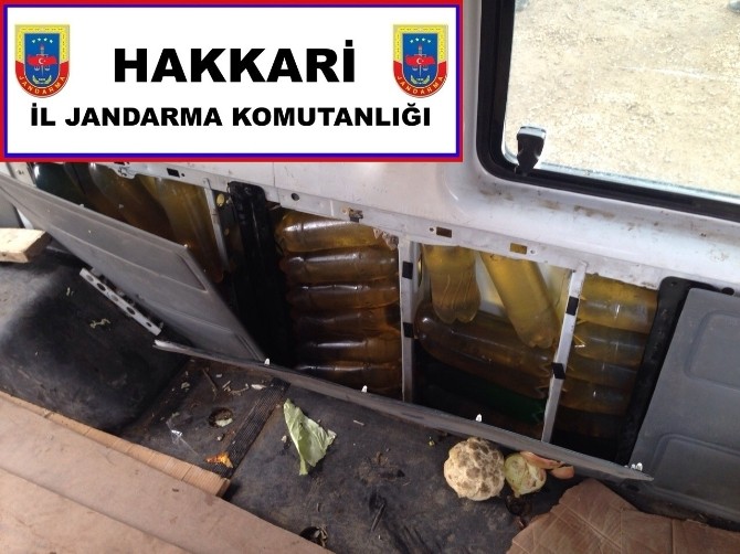 Jandarma 2 ton akaryakıt ele geçirdi