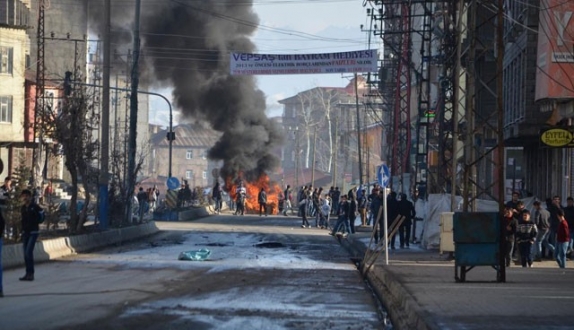 Yüksekova karıştı: 1 ölü Yüksekova karıştı: 1 ölü