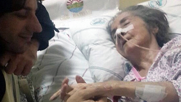 Ünlü sanatçı yoğun bakımda