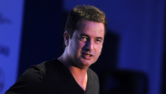 Acun için kanal güvenliğini bıçakladı