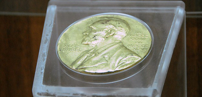 Nobel madalyasını sahibine geri vereceğim