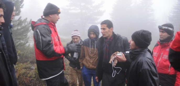 Bursa’da siste kaybolan turistleri jandarma kurtardı