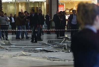 AVM’de asma tavan çöktü: 3 yaralı