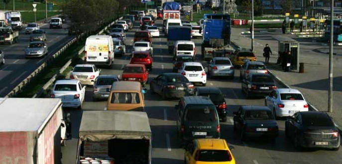İzmir Yolu’ndaki çalışma trafik işkencesine dönüştü