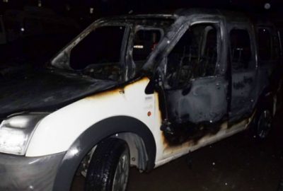 Seyir halinde bulunan araç alev alev yandı