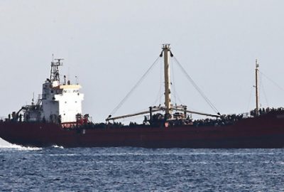 Göçmen gemisi yardım istedi