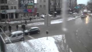 Bursa’daki kar kazaları kameralara böyle yansıdı
