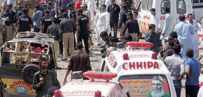 Pakistan’da futbol sahasında bombalı saldırı
