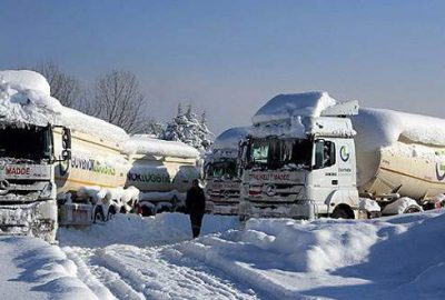 TIR sürücüleri kurtarılmayı bekliyor